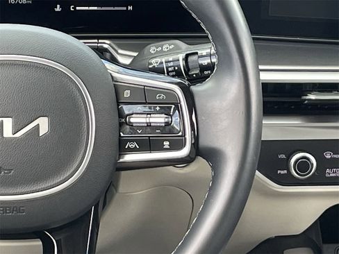 Used 2025 Kia Sorento S w/ Panoramic Sunroof Package image 23