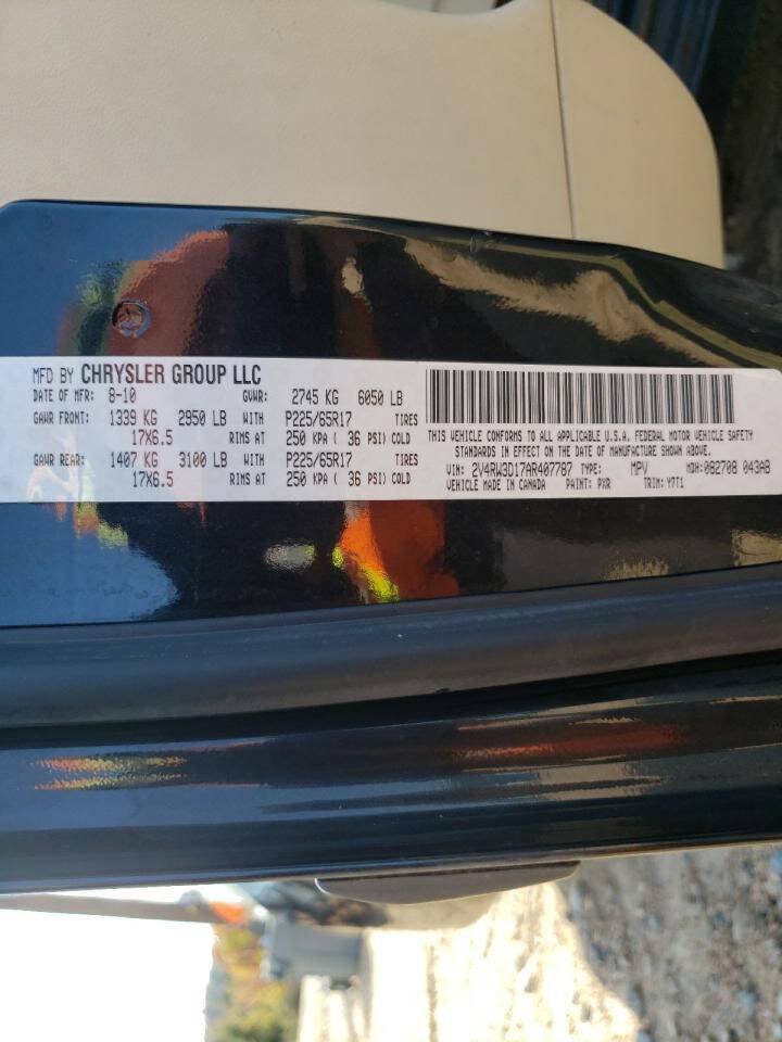 Used 2010 Volkswagen Routan SE FWD image 13