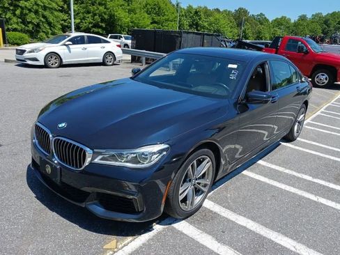 Used 2018 BMW 750i xDrive AWD/4WD image 1