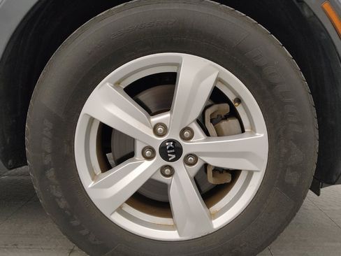 Used 2021 Kia Sorento LX image 31