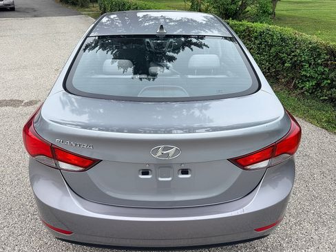 Used 2016 Hyundai Elantra SE FWD image 6