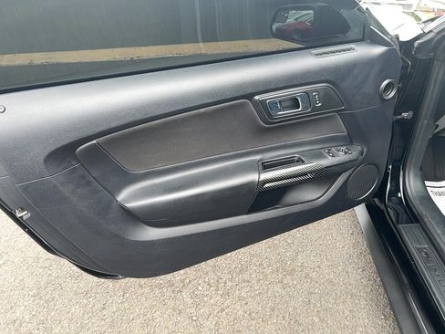 Used 2015 Ford Mustang Coupe RWD image 19