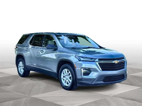 Used 2024 Chevrolet Traverse LS FWD image 2