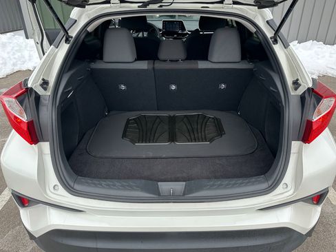 Used 2021 Toyota C-HR LE image 7