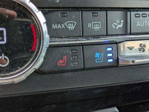 Used 2022 Ford F250 Lariat w/ Lariat Value Package AWD/4WD image 23