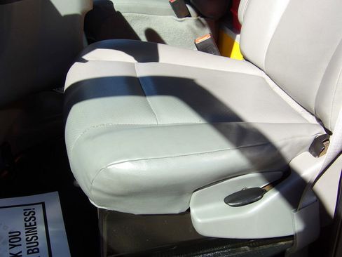 Used 2016 Ford E-350 and Econoline 350 Super Duty image 17