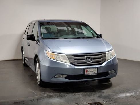 Used 2012 Honda Odyssey Touring image 2