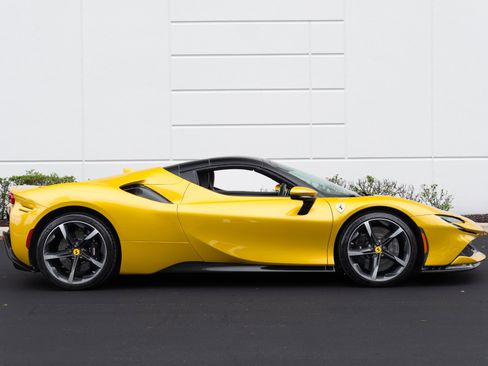 Used 2022 Ferrari SF90 Spider AWD/4WD image 30