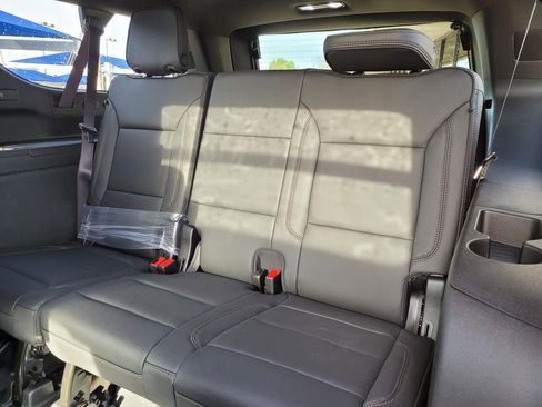 New 2026 Chevrolet Suburban High Country AWD/4WD image 8