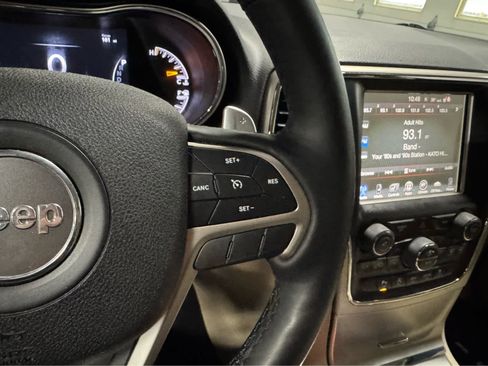 Used 2017 Jeep Grand Cherokee Limited w/ Trailer Tow Group IV image 21