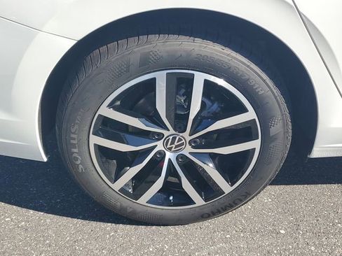 New 2026 Volkswagen Jetta SE FWD image 5