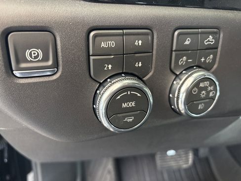 New 2026 GMC Sierra 1500 SLT image 14