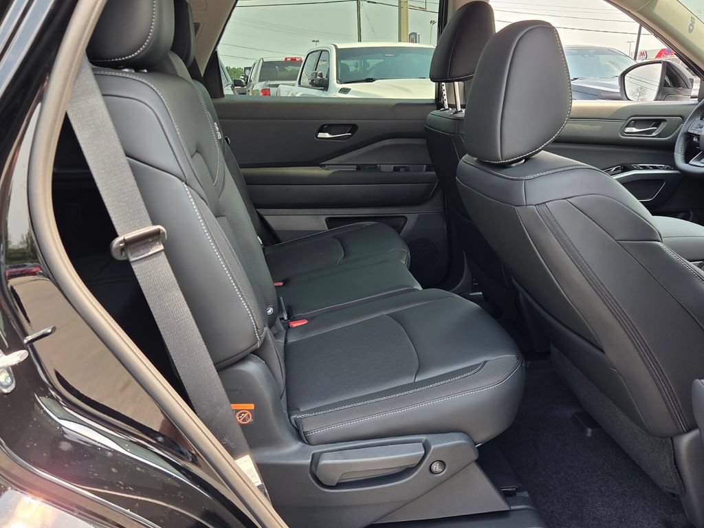 New 2026 Nissan Pathfinder SL w/ Cargo Package FWD image 14