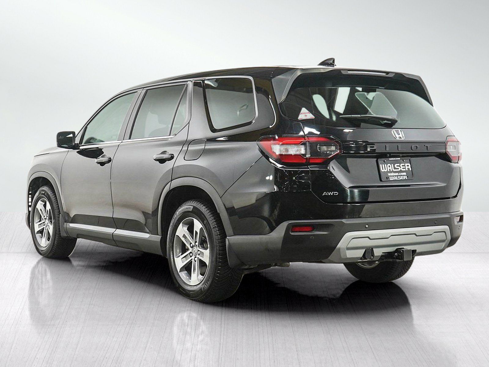 Used 2023 Honda Pilot EX-L image 3