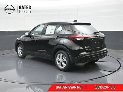 New 2025 Nissan Kicks Play S