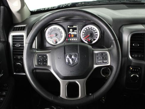 Used 2022 RAM 1500 Classic SLT image 9