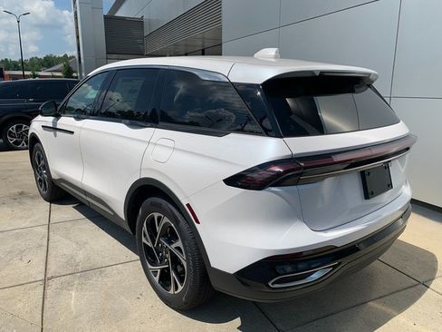 New 2026 Lincoln Nautilus Premier AWD/4WD image 3
