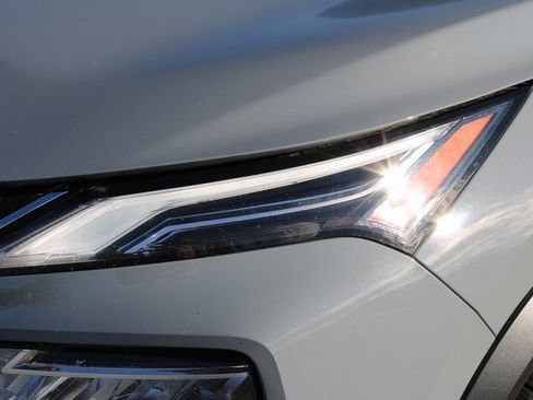 Used 2021 Nissan Rogue Platinum image 11