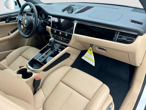 Used 2026 Porsche Macan AWD/4WD image 20