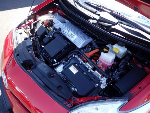 Used 2013 Toyota Prius Four w/ Deluxe Solar Roof Pkg image 24