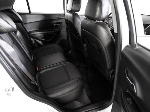 Used 2022 Chevrolet Trax LT w/ Driver Confidence Package image 33