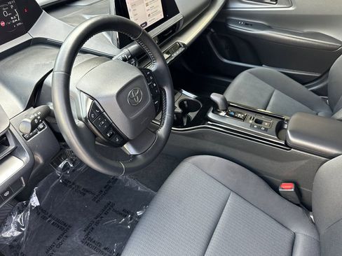 Used 2023 Toyota Prius LE image 10