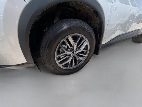 Used 2024 Nissan Rogue S AWD/4WD image 10