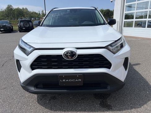 Used 2025 Toyota RAV4 LE AWD/4WD image 8