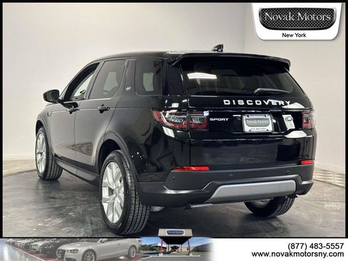 Used 2023 Land Rover Discovery Sport SE image 5