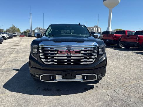 Used 2022 GMC Sierra 1500 Denali AWD/4WD image 2