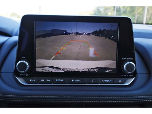 Used 2025 Nissan Rogue S image 23