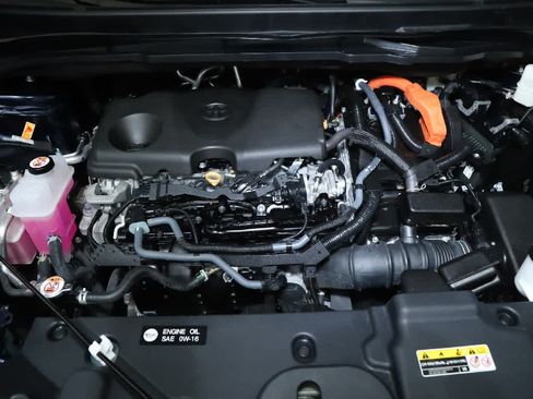 Used 2026 Toyota Sienna LE AWD/4WD image 33