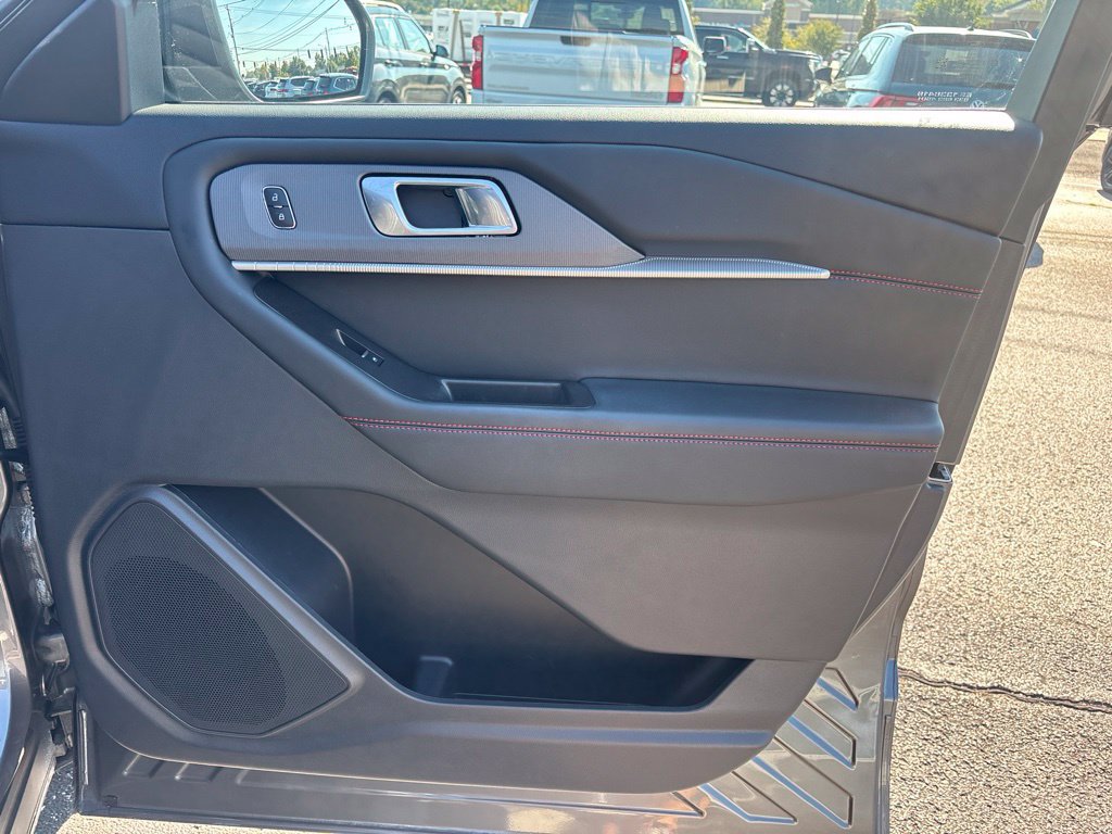 Used 2025 Ford Explorer ST-Line AWD/4WD image 40