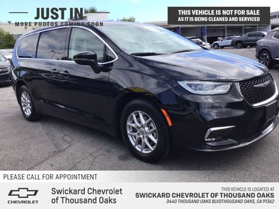 Used 2023 Chrysler Pacifica Touring-L