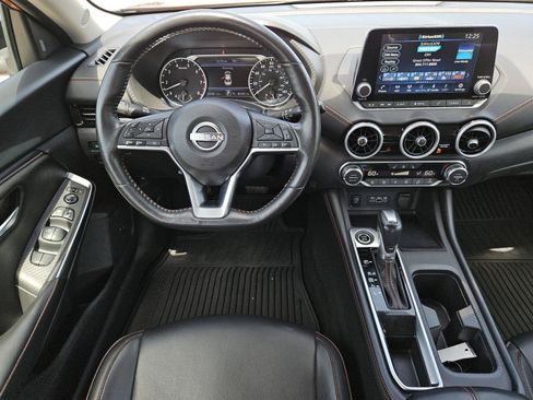 Used 2025 Nissan Sentra SR w/ SR Premium Package FWD image 10