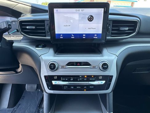 Used 2021 Ford Explorer XLT w/ Equipment Group 202A AWD/4WD image 29