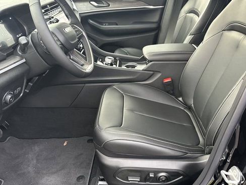 New 2025 Jeep Grand Cherokee L Limited image 9