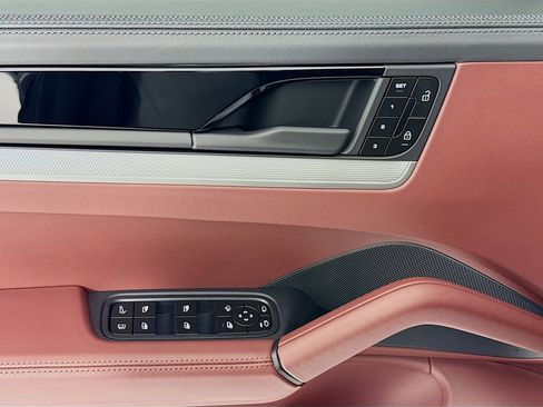 New 2026 Porsche Cayenne S image 11