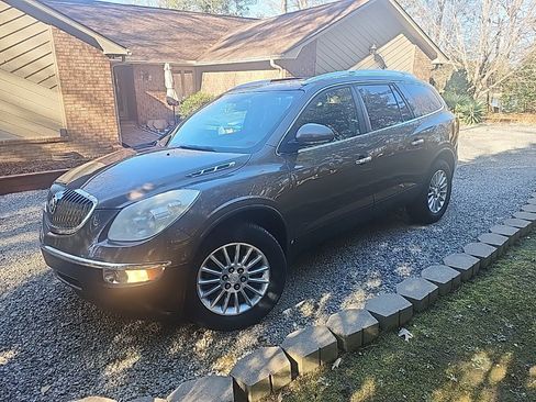 Used 2010 Buick Enclave CX w/ Driver Confidence Package image 1