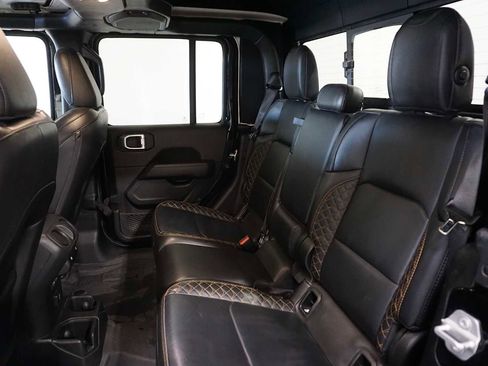 Used 2023 Jeep Gladiator Overland image 13