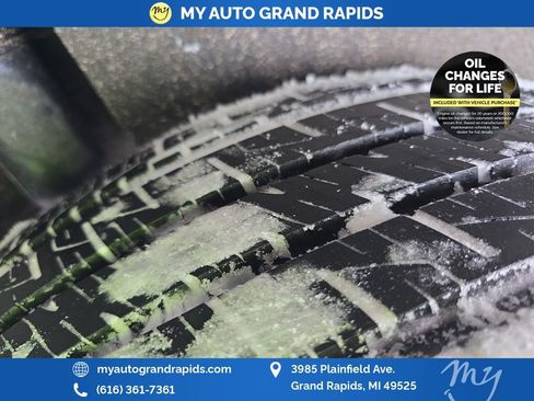 Used 2022 Volkswagen Tiguan SE image 38