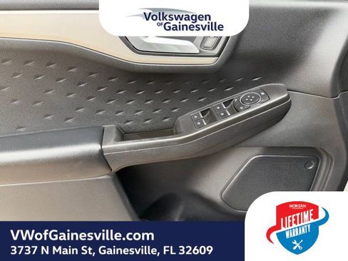 Used 2020 Ford Escape SE Sport image 16