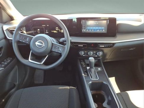 Used 2025 Nissan Kicks S AWD/4WD image 15