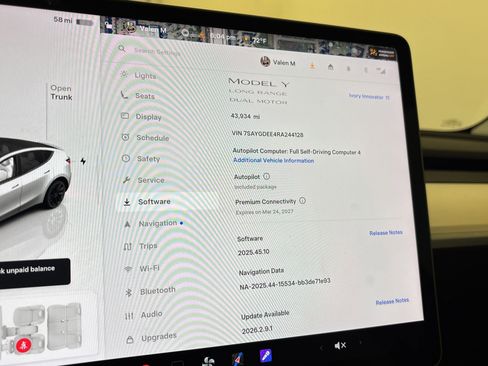 Used 2024 Tesla Model Y Long Range image 26