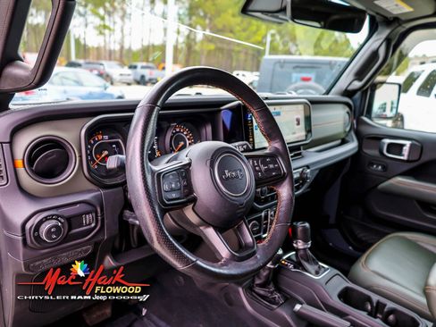 Used 2024 Jeep Gladiator Mojave image 19