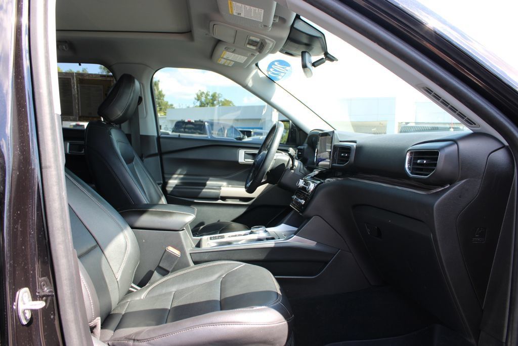 Used 2022 Ford Explorer Limited w/ Equipment Group 301A RWD image 33