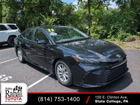 Used 2025 Toyota Camry LE FWD image 1