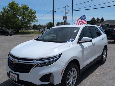 Used 2024 Chevrolet Equinox LT AWD/4WD image 2