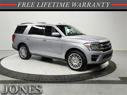 Used 2024 Ford Expedition Limited image 1