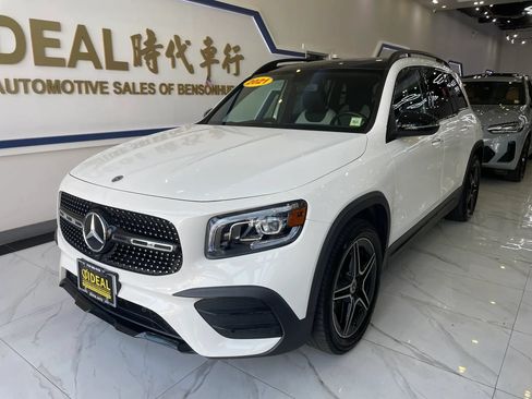 Used 2021 Mercedes-Benz GLB 250 4MATIC image 4